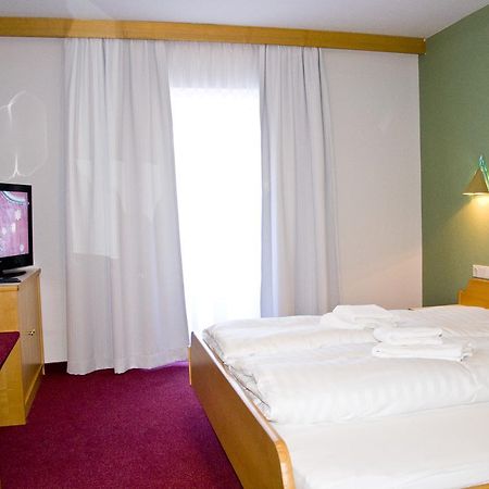 Hotel Alpenfriede Jerzens Exterior photo