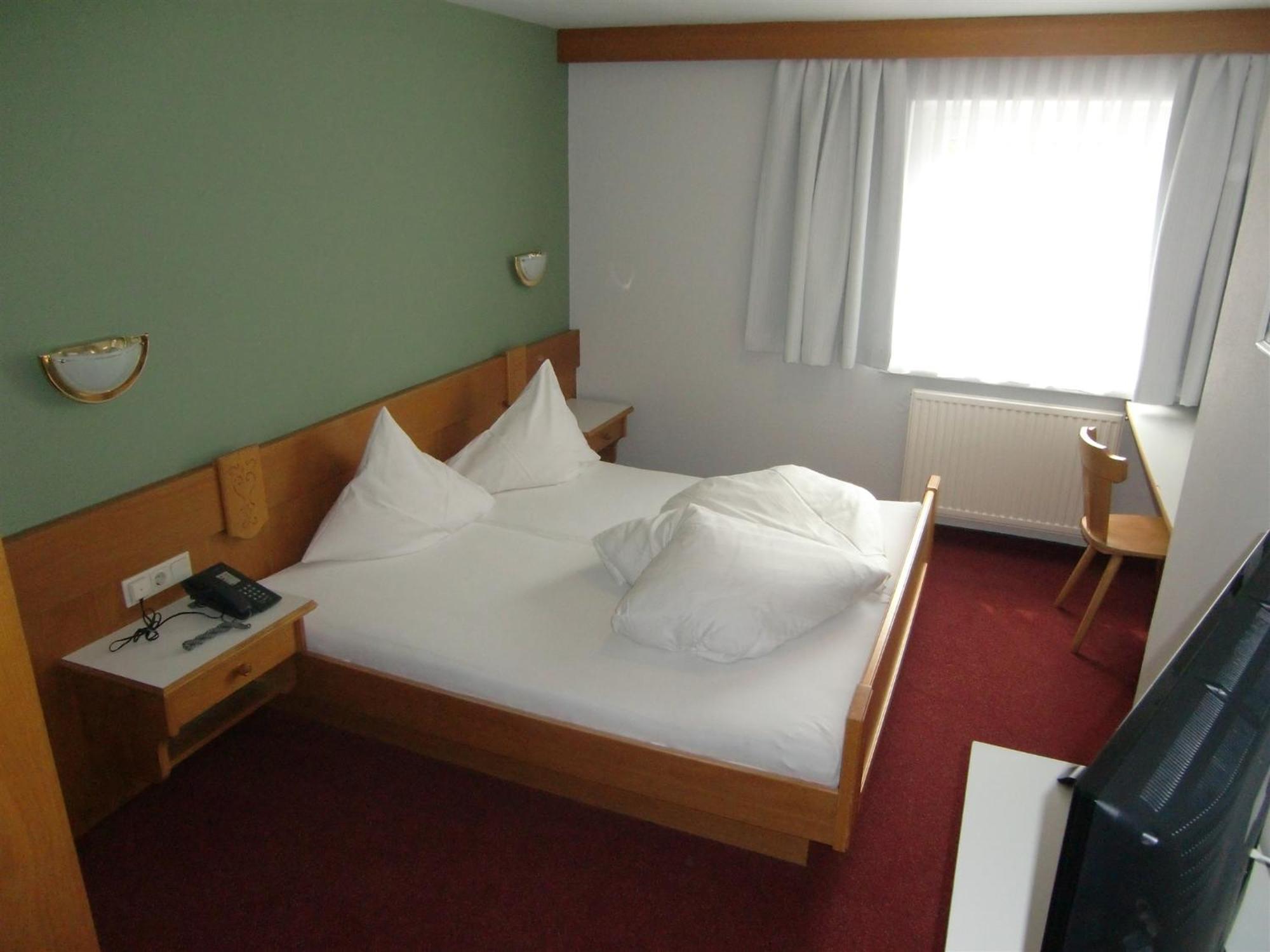 Hotel Alpenfriede Jerzens Room photo
