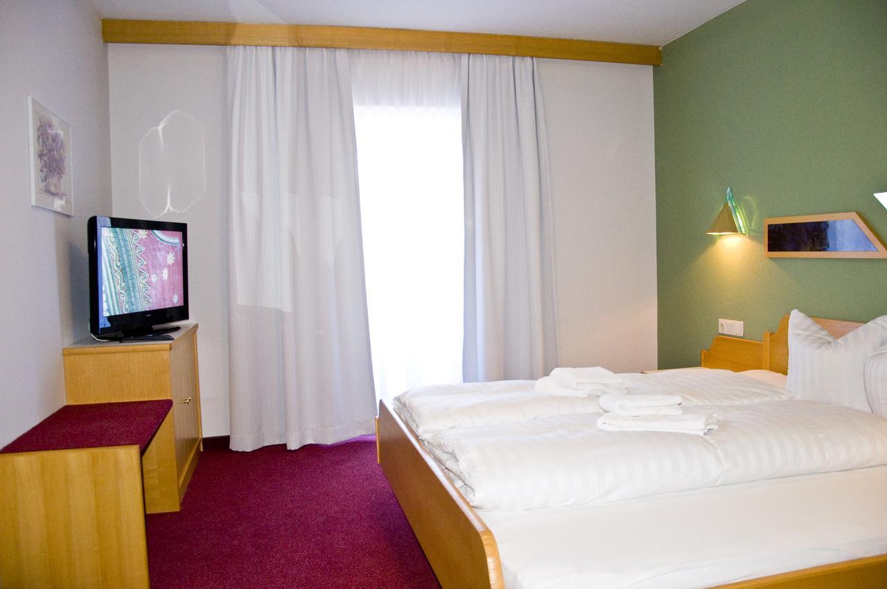 Hotel Alpenfriede Jerzens Exterior photo